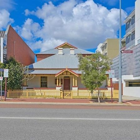 بيت شباب Emu Backpackers Perth - Note - Valid Passport Required For Check In المظهر الخارجي الصورة